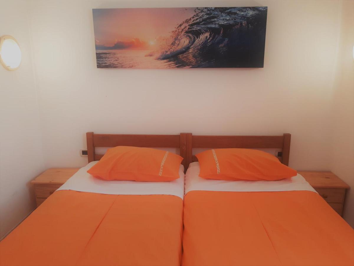 Apartments Barbara Gregovica พูลา ภายนอก รูปภาพ