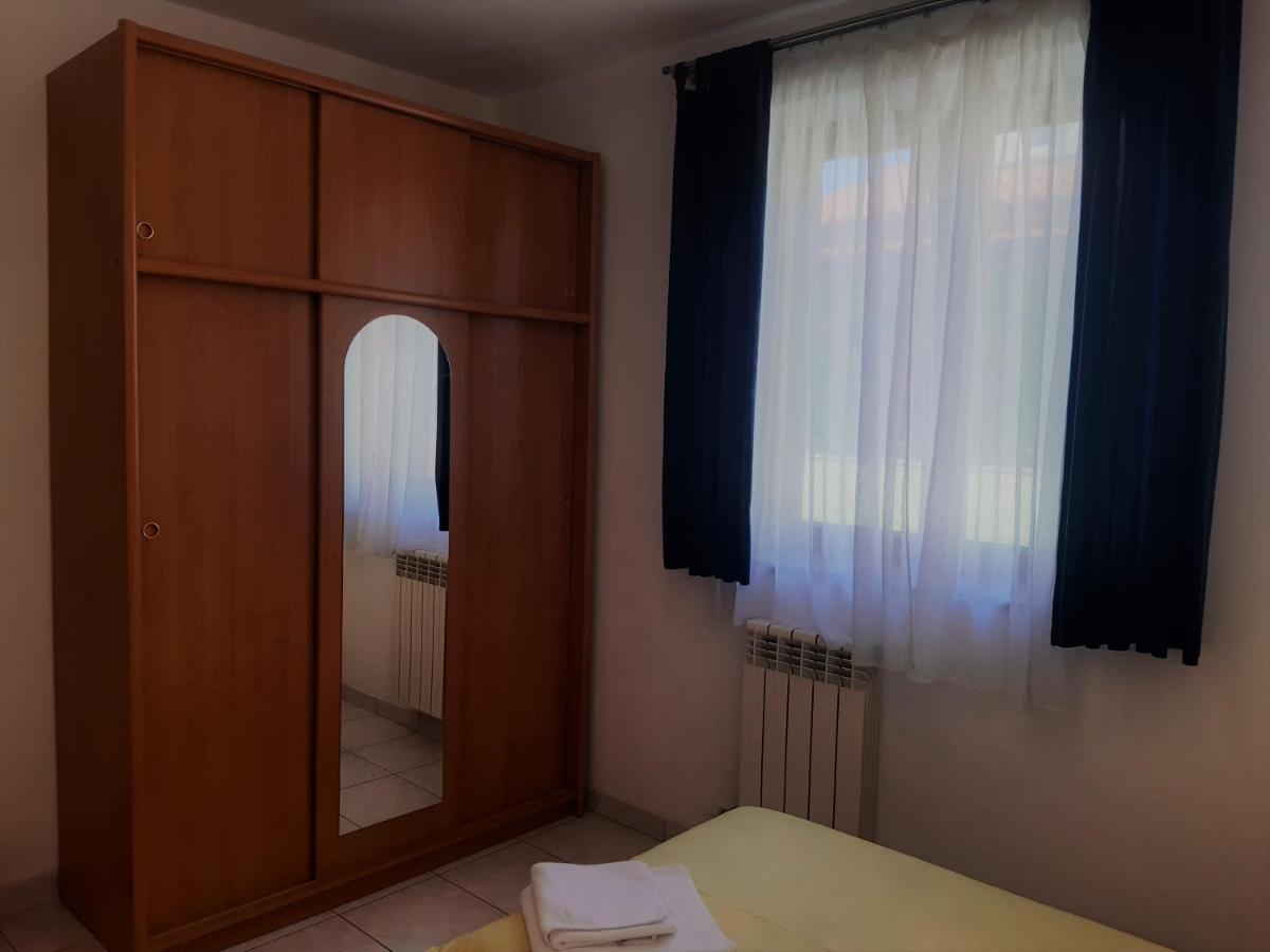 Apartments Barbara Gregovica พูลา ภายนอก รูปภาพ