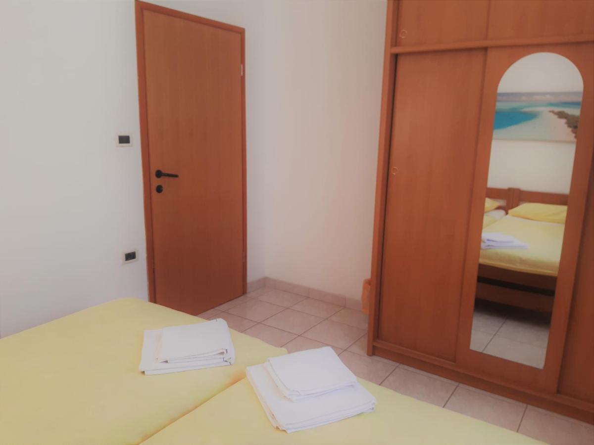 Apartments Barbara Gregovica พูลา ภายนอก รูปภาพ