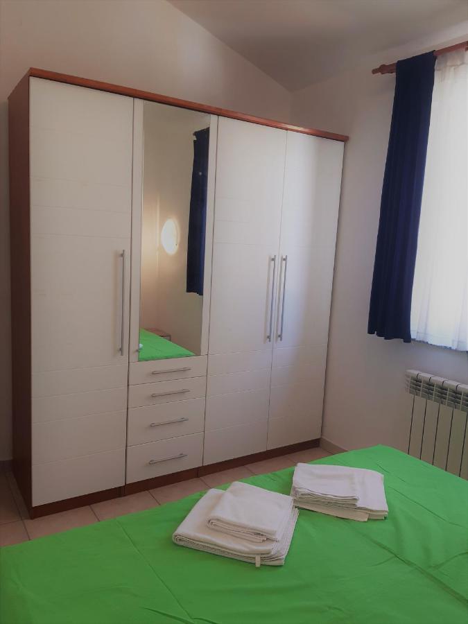 Apartments Barbara Gregovica พูลา ภายนอก รูปภาพ